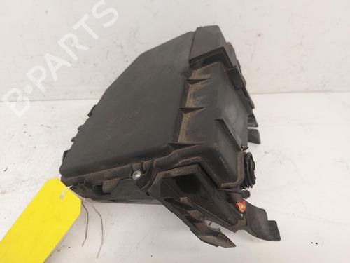 Used Fuse box Fuse box 26796557 26796557