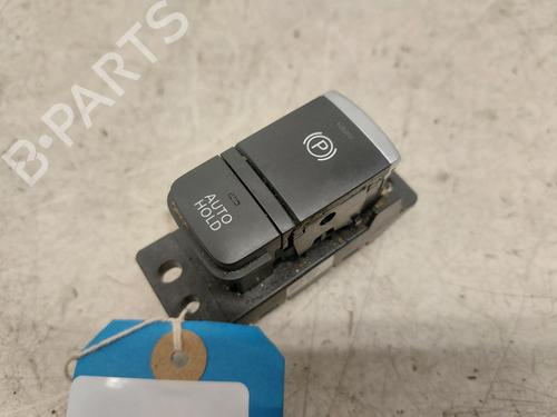 hand-brake-nissan-juke-f16_-2019-26749734 main image