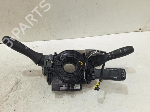 switch-renault-clio-v-b7_-2019-32448411 main image