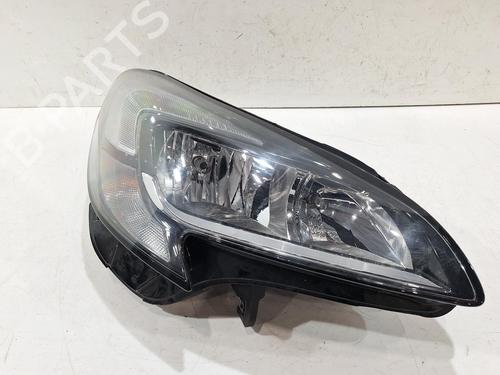Used Right headlight VAUXHALL CORSA Mk IV (E) (X15) 1.4 (90 hp) 31879692