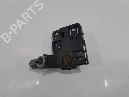 fuse-box-jaguar-i-pace-x590-2018-34733396 main image