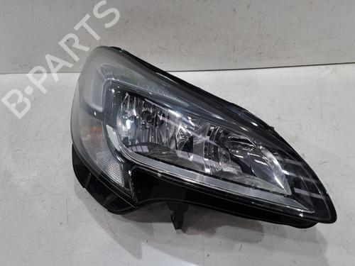 Used Right headlight VAUXHALL CORSA Mk IV (E) (X15) 1.4 (75 hp) 31965089