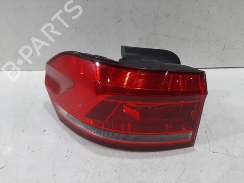 left-taillight-vw-touran-5t1-2015-31769468 main image