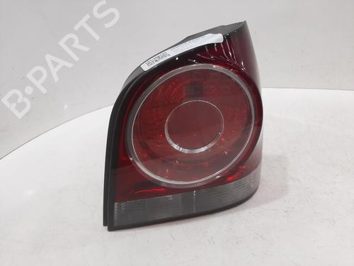 Feu arrière droit VW POLO IV (9N_, 9A_) 1.2 12V (64 hp) 32027469
