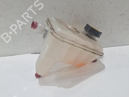 expansion-tank-jaguar-i-pace-x590-2018-32144694 main image