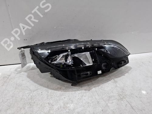 Used Right headlight Right headlight PEUGEOT 5008 II (MC_, MJ_, MR_, M4_) 1.5 BlueHDi 130 (MCYHZJ, MCYHZR, MCYHZX) (131 hp) 39983330 39983330