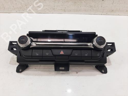 Used Climate control MAZDA CX-30 (DM) SKYACTIV-X M Hybrid (DMFP) (179 hp) 33124443