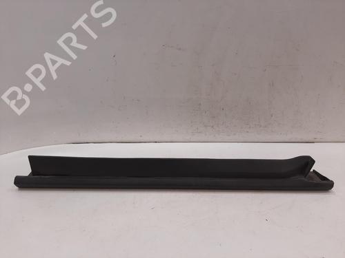 Used Right sideskirt Right sideskirt 37647805 37647805