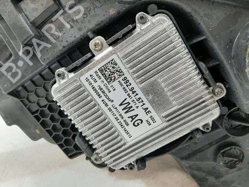 Right headlight VW POLO VI (AW1, BZ1, AE1) 1.0 TSI | BP32239473C29 