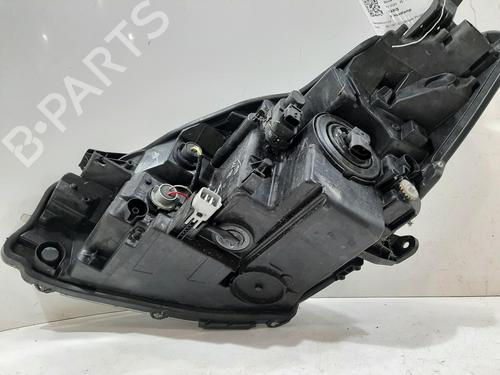 Right headlight TOYOTA YARIS (_P13_) 1.5 Hybrid (NHP130_) | BP32027108C29 