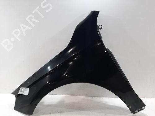 Guarda-lamas esquerdo MERCEDES-BENZ A-CLASS (W176) A 180 (176.042) (122 hp) 32144909