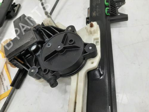 Rear left window mechanism LAND ROVER RANGE ROVER IV (L405) 4.4 SDV8 4x4 | BP26867106C24 