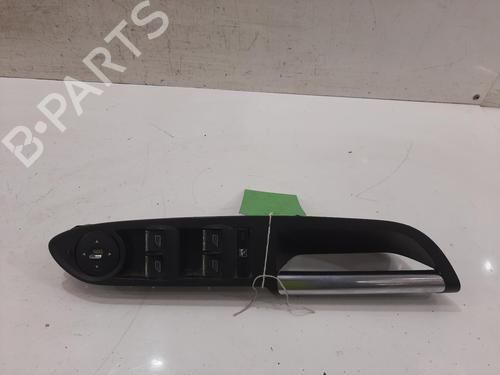 switch-ford-kuga-ii-dm2-2012-33467545 main image