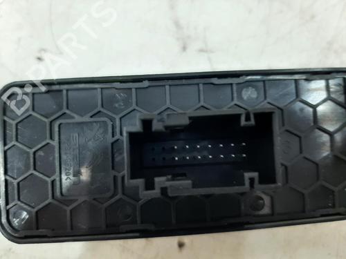 Used Switch Switch CITROËN C3 III (SX) 1.2 VTi 68 (68 hp) 34121456 34121456