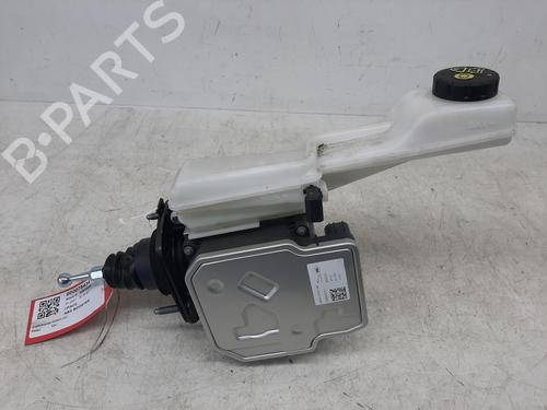 brake-master-cylinder-jaguar-i-pace-x590-2018-26836532 main image