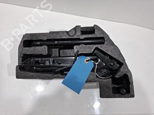 Used Jack Kit Jack Kit VAUXHALL CORSA Mk III (D) (S07) 1.3 CDTI (L08) (95 hp) 40491702 40491702