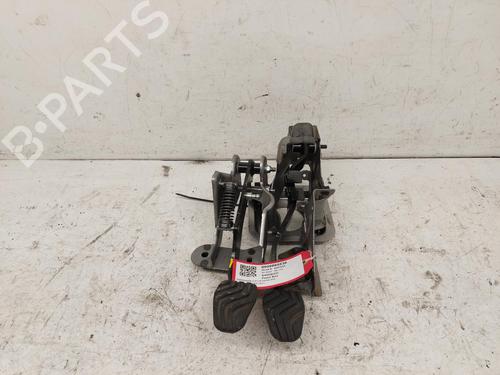 Used Pedal DACIA SANDERO III 1.0 TCe 90 (91 hp) 26828753