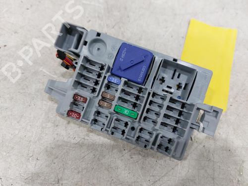 Used Fuse box Fuse box 26843885 26843885