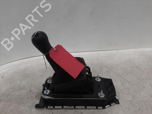 Used Gear lever VW UP! (121, 122, BL1, BL2, BL3, 123) 1.0 (60 hp) 26827497