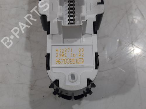 Right front window switch VAUXHALL CORSA Mk V (F) 1.2 | BP28379858I26 - Image 3