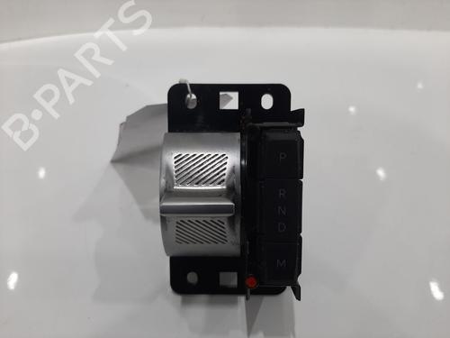 Used Gear lever PEUGEOT 3008 II SUV (MC_, MR_, MJ_, M4_) 1.2 THP/ PureTech 130 (MRHNSM, MRHNSU, MRHNSJ, MRHNYW,... (131 hp) 26751200