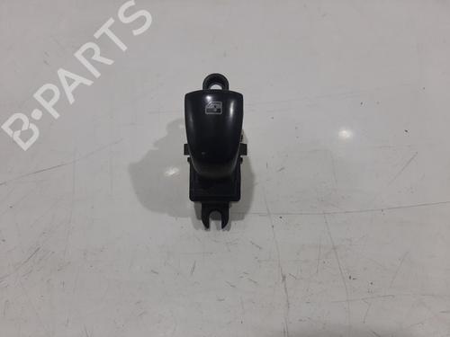 switch-renault-kadjar-ha_-hl_-2015-36290465 main image