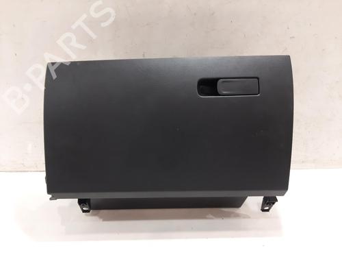 glove-box-mercedes-benz-cla-c118-2019-33124212 main image