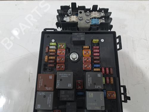 Used Fuse box Fuse box VAUXHALL ZAFIRA Mk III (P12) 2.0 CDTi (75) (165 hp) 36046793 36046793