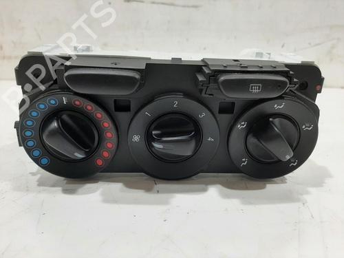 Used Climate control VAUXHALL CORSA Mk IV (E) (X15) 1.4 (75 hp) 30789631