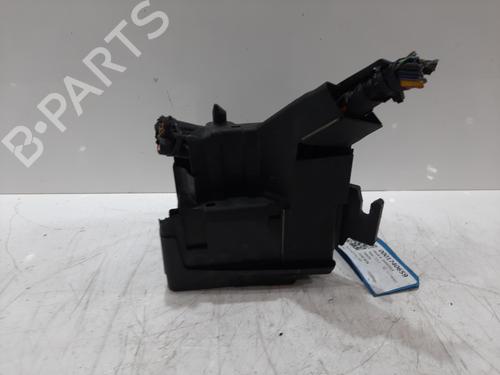 Used Fuse box Fuse box 36451872 36451872