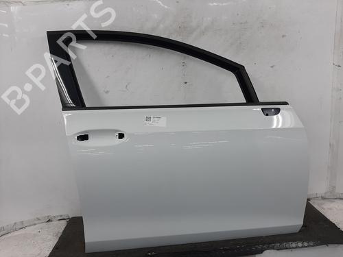 right-front-door-vw-golf-viii-cd1-da1-2019-33720557 main image