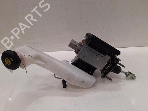 Used Brake master cylinder KIA SPORTAGE V (NQ5) 1.6 T-GDi Hybrid AWD (215 hp) 26865804