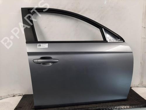 Used Right front door VAUXHALL CORSA Mk V (F) 1.2 (75 hp) 32240036