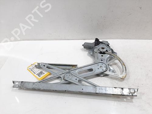 Used Front right window mechanism TOYOTA YARIS (_P13_) 1.3 (NSP130_, NSP130) (99 hp) 32120907