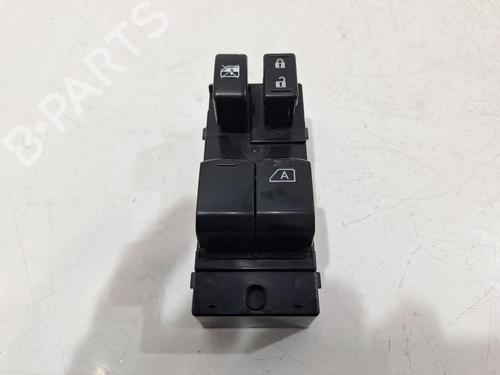 Used Right front window switch Right front window switch 31999693 31999693