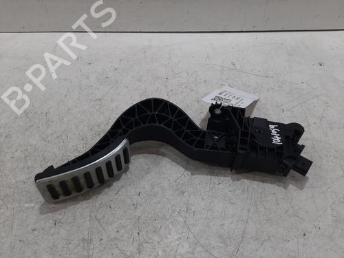 pedal-volvo-xc40-536-2017-32270477 main image