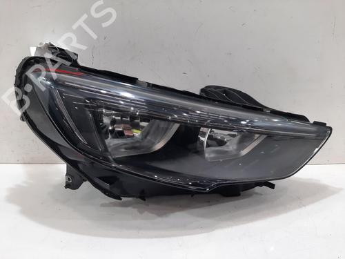 Used Right headlight VAUXHALL INSIGNIA Mk II (B) Hatchback (Z18) 1.5 (68) (165 hp) 32214687