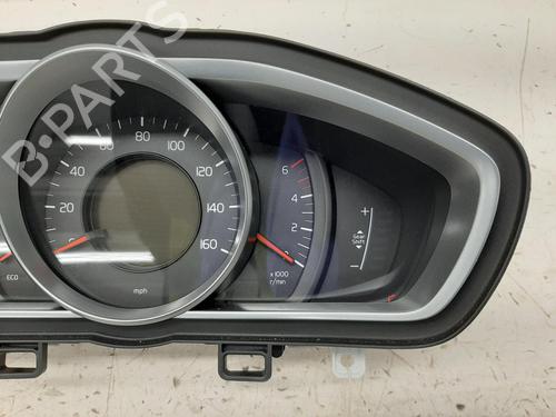 Instrument cluster VOLVO V40 Hatchback (525) D3 | BP26784839C47 