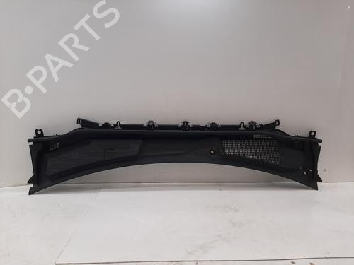 Griglia sotto parabrezza Griglia sotto parabrezza MERCEDES-BENZ A-CLASS (W177) A 180 (177.084) (136 hp) 36661845 36661845