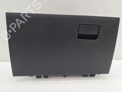 Used Glove box TOYOTA COROLLA Estate (_E21_) 1.8 Hybrid (ZWE211) (122 hp) 28038353