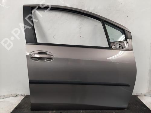 Dør høyre foran TOYOTA YARIS (_P13_) 1.3 (NSP130_, NSP130) (99 hp) 32851935