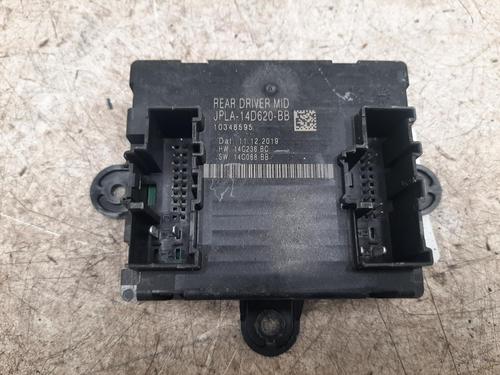 control-unit-land-rover-discovery-v-l462-2016-26804008 main image