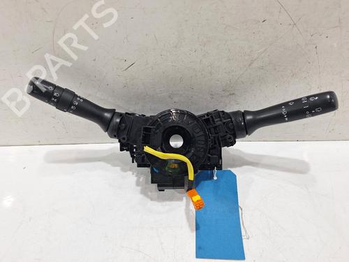 Commutateur TOYOTA YARIS (_P13_) 1.3 (NSP130_, NSP130) (99 hp) 31009564