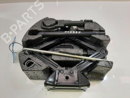 Used Jack Kit Jack Kit FORD FIESTA VI (CB1, CCN) 1.0 EcoBoost (100 hp) 33815019 33815019