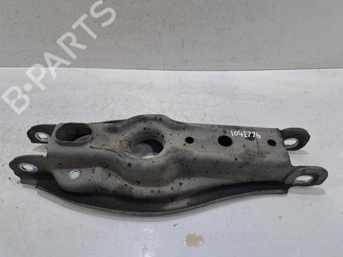 Venstre bagtil bærearm BMW 1 (E81) 118 i (143 hp) 32851239