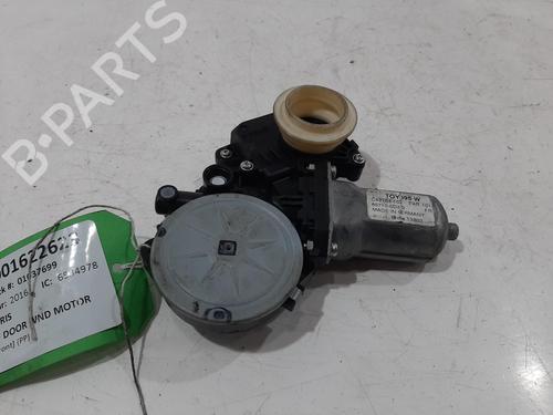 Fensterheber rechts vorne für TOYOTA YARIS (_P13_) 1.3 (NSP130_, NSP130) (99 hp) 31965282