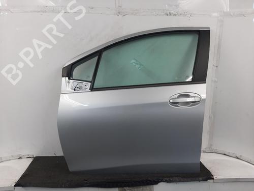 Used Left front door TOYOTA YARIS (_P13_) 1.5 (NSP131_) (112 hp) 32089531