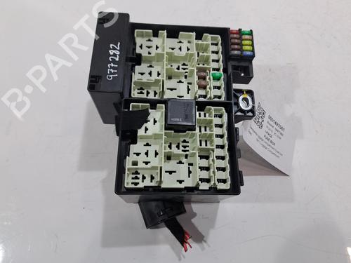 Used Fuse box Fuse box 28448647 28448647
