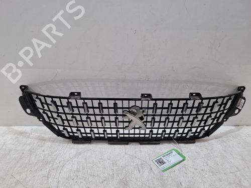 Grill Grill PEUGEOT 2008 I (CU_) 1.2 THP 110 / PureTech 110 (110 hp) 39657334 39657334
