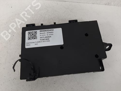 Used Fuse box Fuse box MITSUBISHI OUTLANDER III (GG_W, GF_W, ZJ, ZL, ZK) 2.4 Hybrid 4WD (GG3W) (208 hp) 33839223 33839223